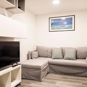 contemporary-2-bedroom-flat-near-university.it-lombardy.com/